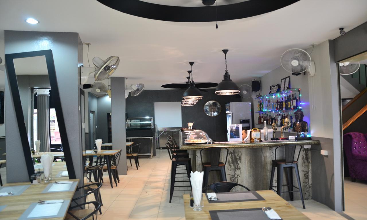 C&C Residence Bistro Restaurant Паттайя Экстерьер фото