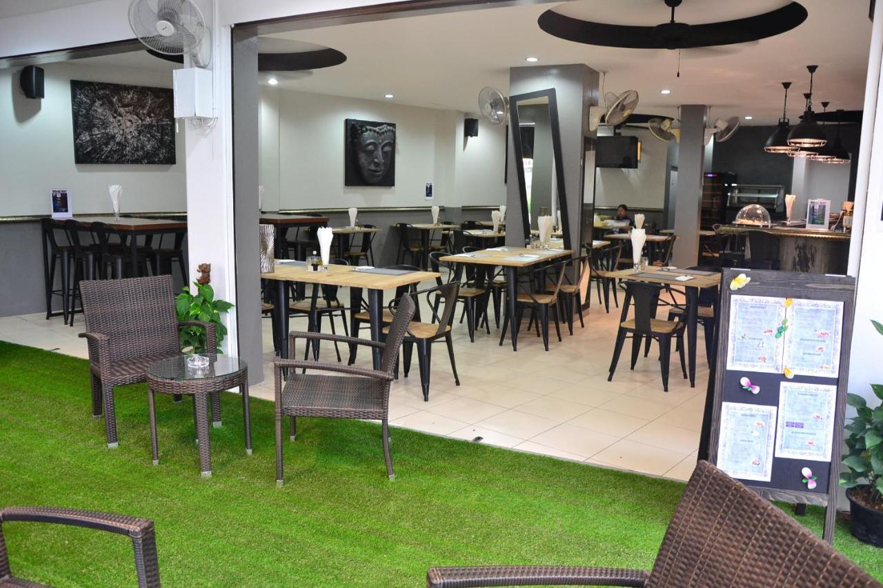 C&C Residence Bistro Restaurant Паттайя Экстерьер фото
